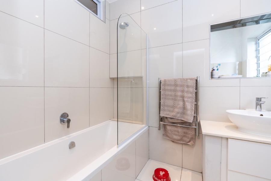 2 Bedroom Property for Sale in Green Point Western Cape